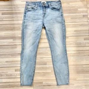 Pistola Arielle Skinny Cut Hem Jeans light wash Size 30